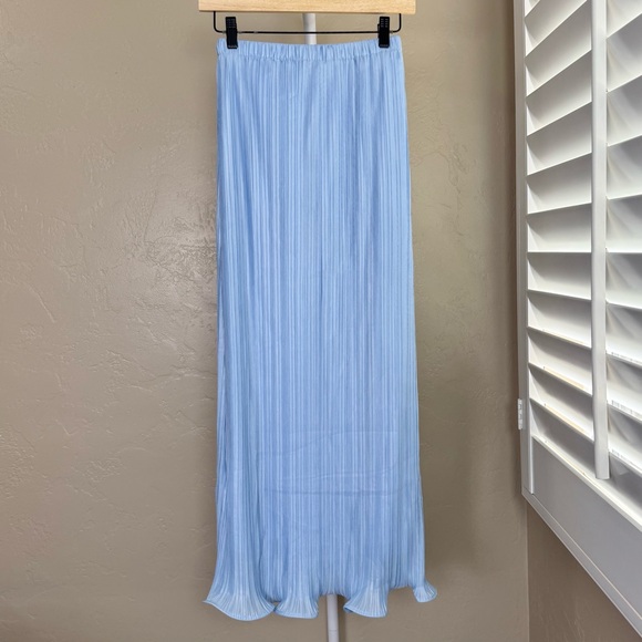 Commense Light Blue Two Piece Set NWT XS Light Blue Top & Midi Skirt Pleated - Picture 8 of 14